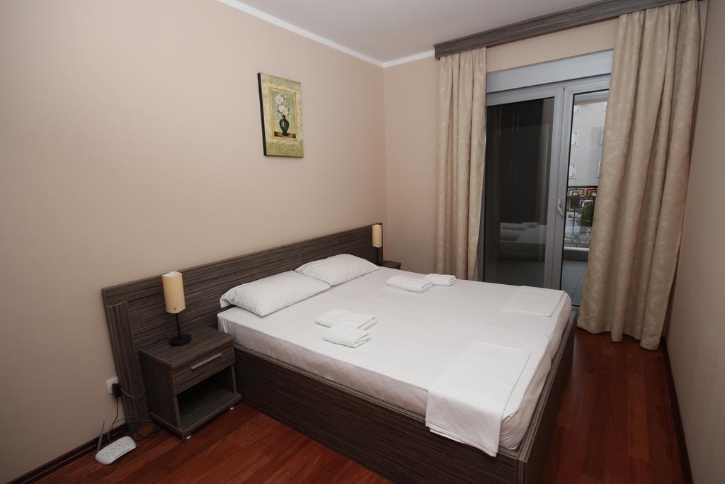 Apartments Oaza 2 Petrovac Ngoại thất bức ảnh